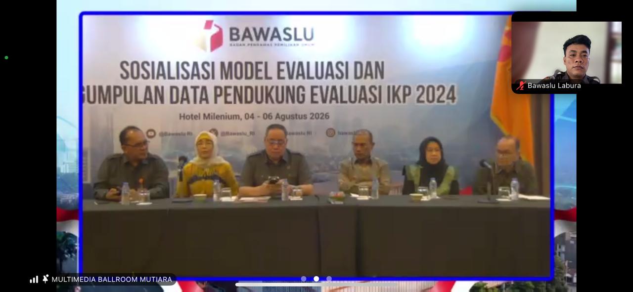 Anggota Bawaslu RI, Herwyn J.H. Malonda, bersama jajaran Kesekretariatan Jenderal Bawaslu RI saat membuka kegiatan Sosialisasi Model Evaluasi dan Pengumpulan Data Pendukung Evaluasi Indeks Kerawanan Pemilu (IKP) 2024 yang diikuti oleh Bawaslu Provinsi serta Bawaslu Kabupaten/Kota se-Indonesia.