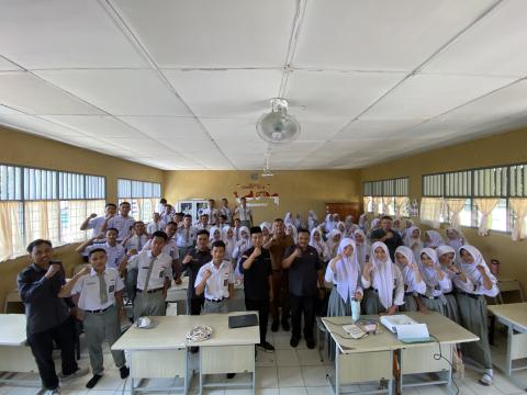 Bawaslu Labura melaksanakan sosialisasi pendidikan pemilih pemula kepada siswa SMA Negeri 1 Marbau, Senin (24/8/2026).