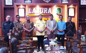 Audiensi Bawaslu dengan Bupati Labuhanbatu Utara
