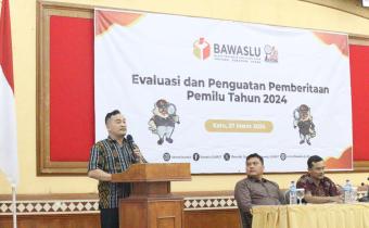 Koordinator divisi SDM  Provinsi Sumatera Utara Romson Poskoro Purba Bersama Saut Boang Manalu Koordinator Divisi Humas dan Data Informasi