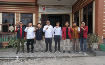 Foto Bersama Bawaslu Labura dengan IMM Labura Kegiatan Konsolidasi Mengawal demokrasi (4/3/2026)