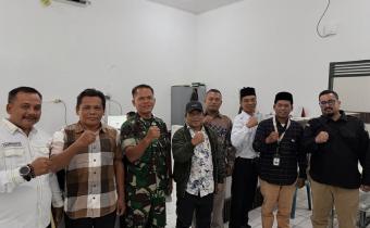 Foto Bersama Bawaslu Labura, KPU Labura, dan Dandim O2/09 Labuhanbatu pelaksanaan Pencocokan dan Penelitian Data Anggota TNI yang bertugas di Dandim 02/09 Labuhanbtu.