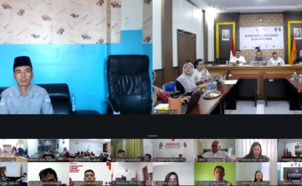 Bawaslu Kabupaten Labuhanbatu Utara mengikuti kegiatan Zoom Pemahaman Mitigasi Pengelolaan Keuangan dalam Aspek Hukum bersama Bawaslu Provinsi Sumatera Utara, Kamis (30/4/2026), dari ruang rapat kantor Bawaslu Labura.
