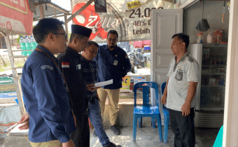 Bawaslu Kabupaten Labuhanbatu Utara melalui Kordiv HP2H Supriadi bersama jajaran staf melakukan pengawasan langsung terhadap kegiatan Coktas yang dilaksanakan oleh KPU Labura di rumah Kepala Lingkungan, Aek Kanopan, Kecamatan Kualuh Hulu. Pengawasan ini dilakukan untuk memastikan proses pencocokan dan penelitian data pemilih luar negeri berjalan sesuai prosedur, akurat, dan dapat dipertanggungjawabkan. (5/5/2026).
