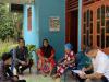 Koordinator Divisi HP2H Bawaslu Kabupaten Labuhanbatu Utara, Supriadi, bersama jajaran staf saat melaksanakan Uji Petik PDPB Triwulan III Tahun 2026 secara langsung dari rumah ke rumah warga di Desa Marbau Selatan, Kecamatan Marbau, Kamis (24/9/2026).